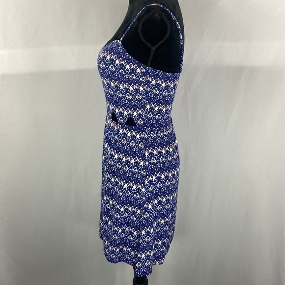Divided by H&M Blue Geometrical Pattern Mini Dress with Cutout’s - Picture 4 of 7